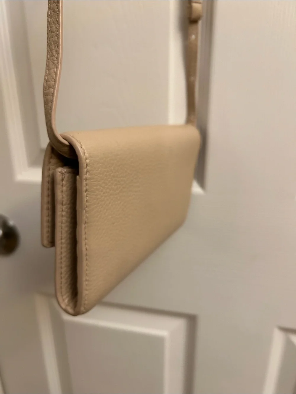 Tory Burch compact pebbled